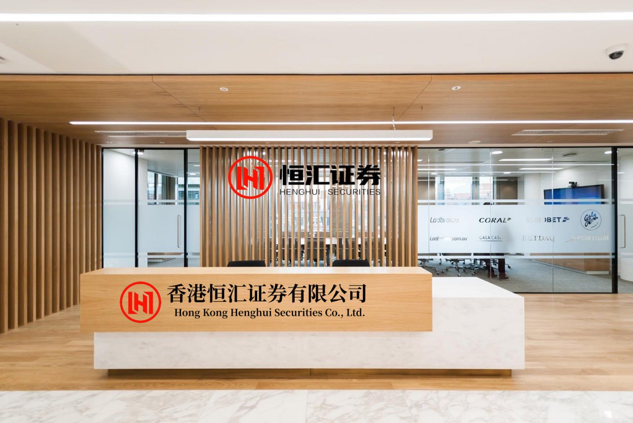 银丰配资 还记得预售发布会郭富城向曾林清要的那枚徽章嘛？上市发布会他带来了#华